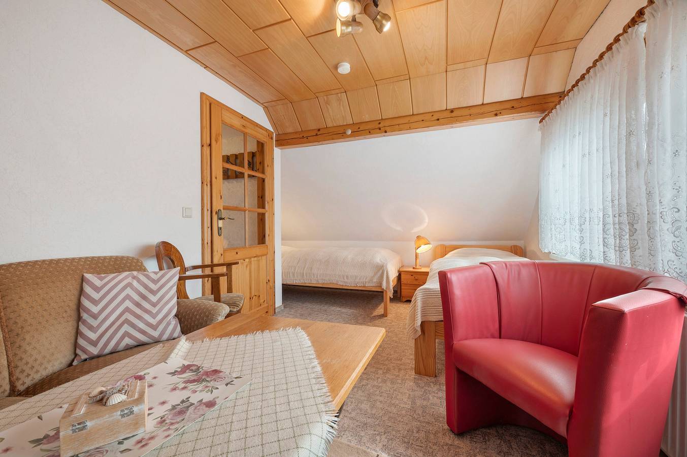 Ganze Wohnung, Ferienwohnung '2 Im 1og' mit gemeinsamer Terrasse, gemeinsamem Garten und Wlan in Duhnen, Cuxhaven