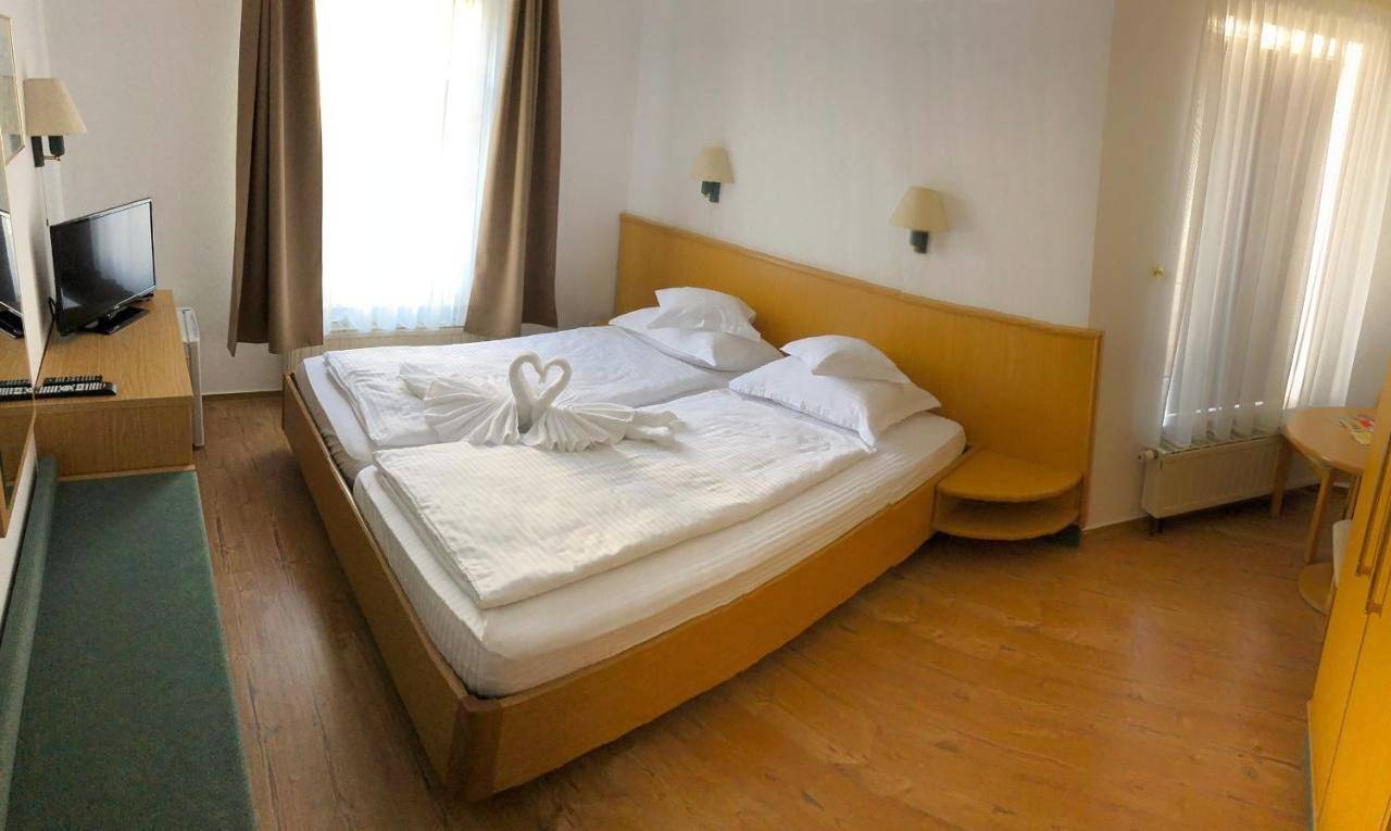 Single Room with Bathroom in Adorf, Chemnitz und Umgebung
