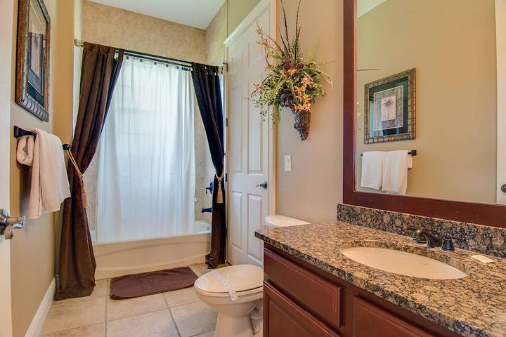 Vacation rental for 12 people, with balcony and hot tub as well as pool in Reunion (FL)