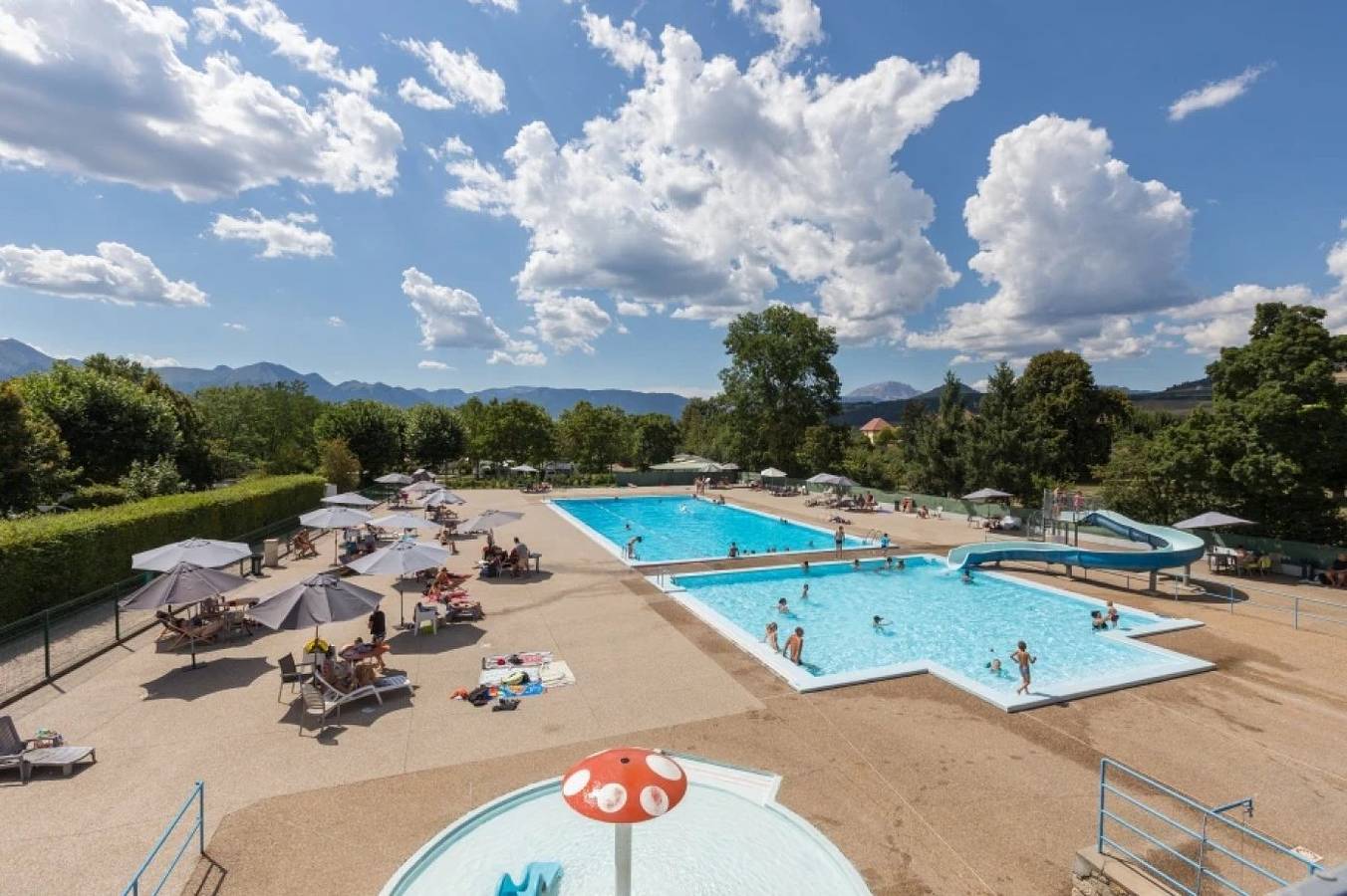 Camping 3 étoiles - Piscine  - ccbgaag in Mens, Isère