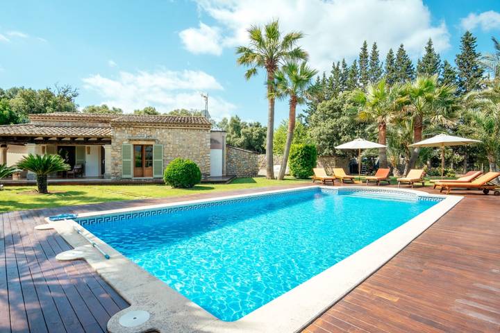 Ebenerdige Finca mit Pool, großem Garten, Terrassen und Wlan; Parkplätze vorhanden in Artà, Mallorca Osten