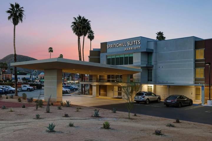 Apartamento para 3 personas, con vistas y piscina en Palm Desert