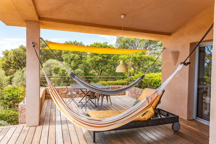 Location de vacances pour 8 personnes, avec jardin ainsi que terrasse et piscine, animaux acceptés à Zonza - 4