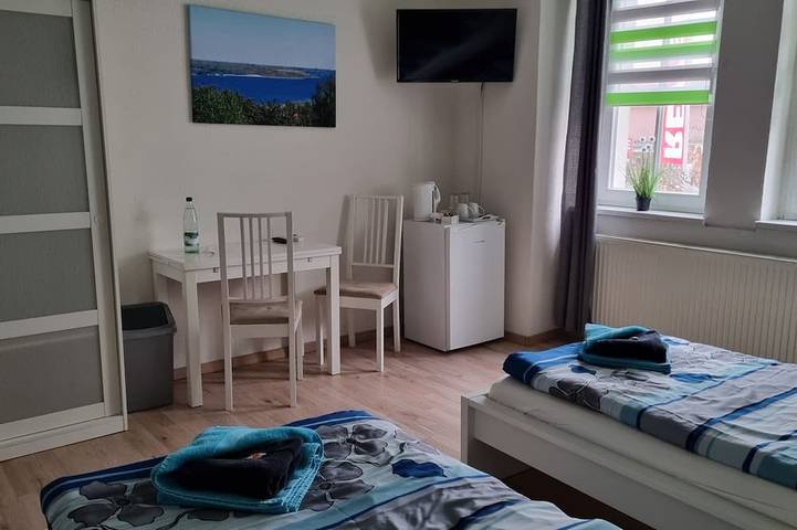 Double room-Private Bathroom-Classic-Street View in Mücheln (Geiseltal), Saale-Unstrut