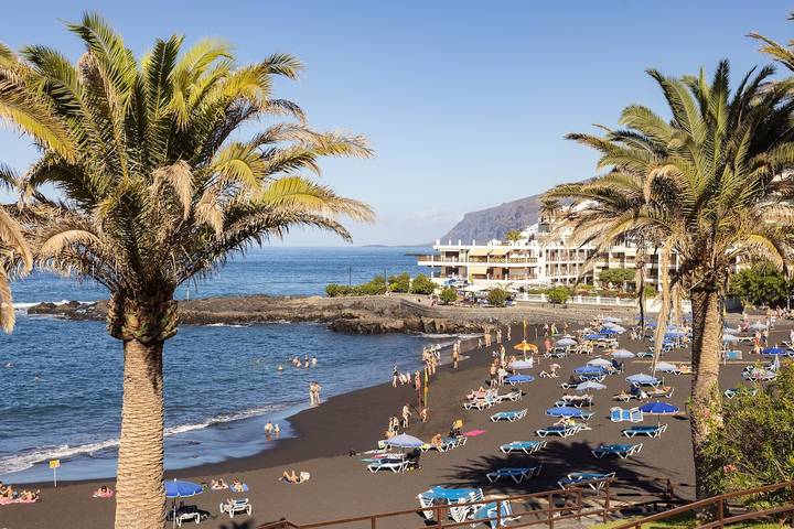 Apartamento entero, Home2Book Seafront of La Arena Beach Apt, Pool in Playa Neptuno (Santiago del Teide), Santiago del Teide