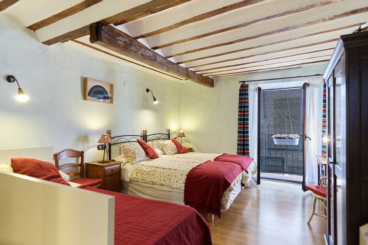 Habitación 'El Yelmo' con vistas a la montaña in Hornos , Parque natural de las Sierras de Cazorla y Segura