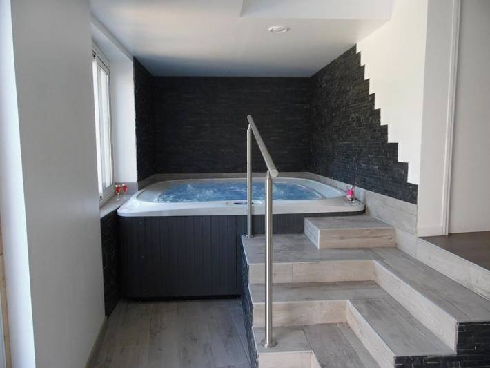 Hôtel pour 2 personnes, avec jardin et sauna ainsi que vue et piscine à Châtel-Guyon - 3