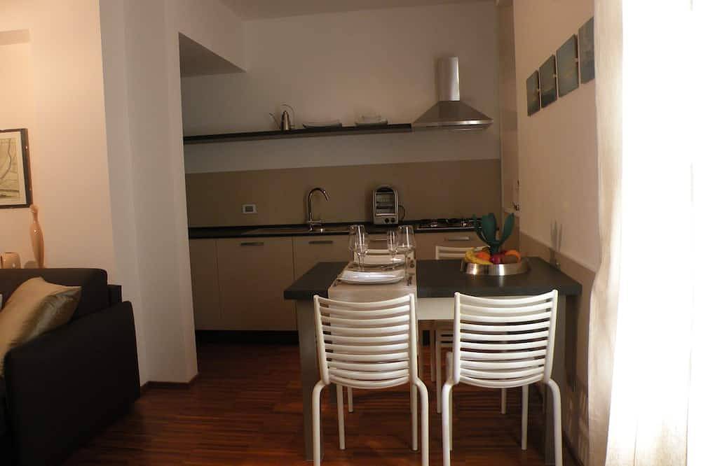 Entire apartment, Historic Center Chiavari to the sea citra 010015Lt0173 Cin It010015C2R54Ed32N in Chiavari, Riviera di Levante