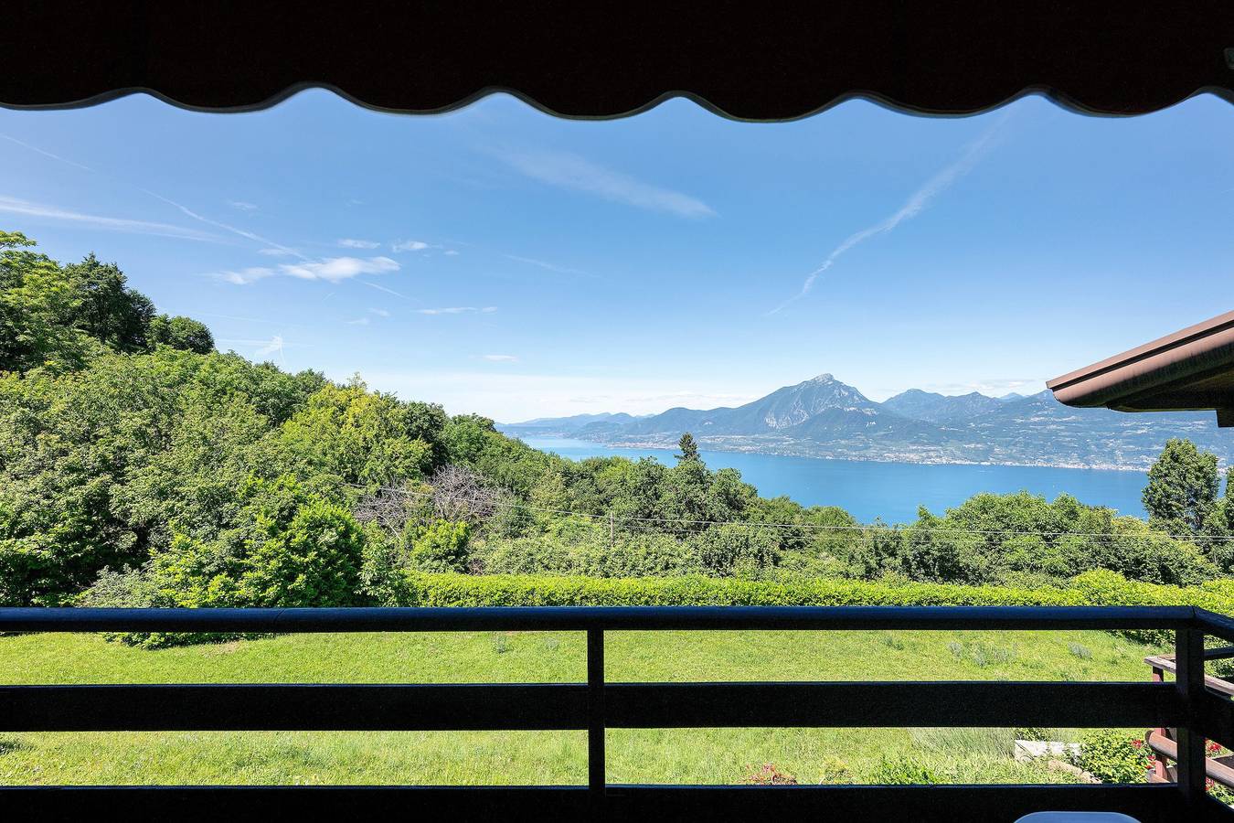 Ganze Wohnung, Apartment 'Casa Bell Tramonte' mit Seeblick, Balkon und Wlan in San Zeno di Montagna, Gardasee-Berge