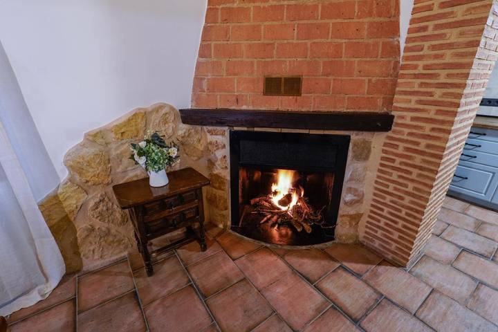 Chalet para 14 personas, con piscina y jardín además de vistas y piscina para niños, Se admiten mascotas en La Manchuela - 4