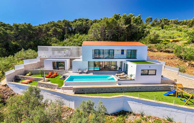 Ferienhaus für 8 Personen, mit Whirlpool und Terrasse sowie Pool und Sauna in Preko