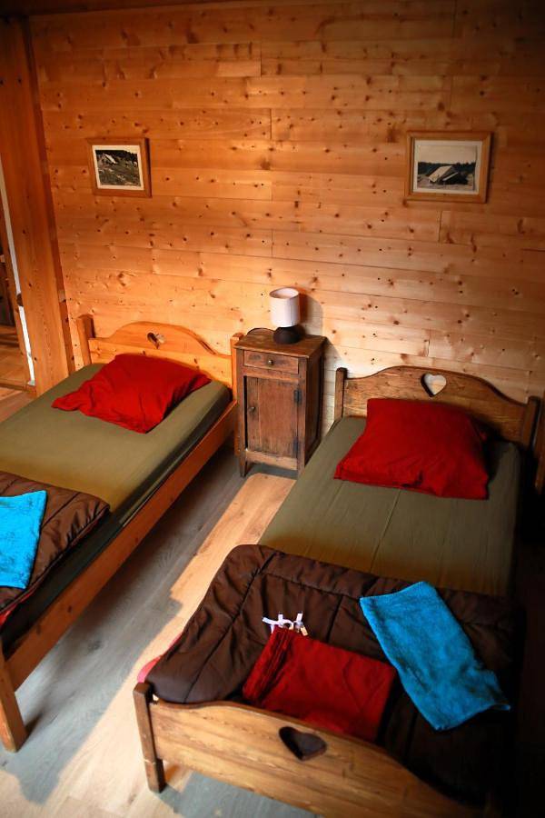 Gîte pour 15 personnes, avec jardin ainsi que piscine et vue dans Haut-Valromey - 3