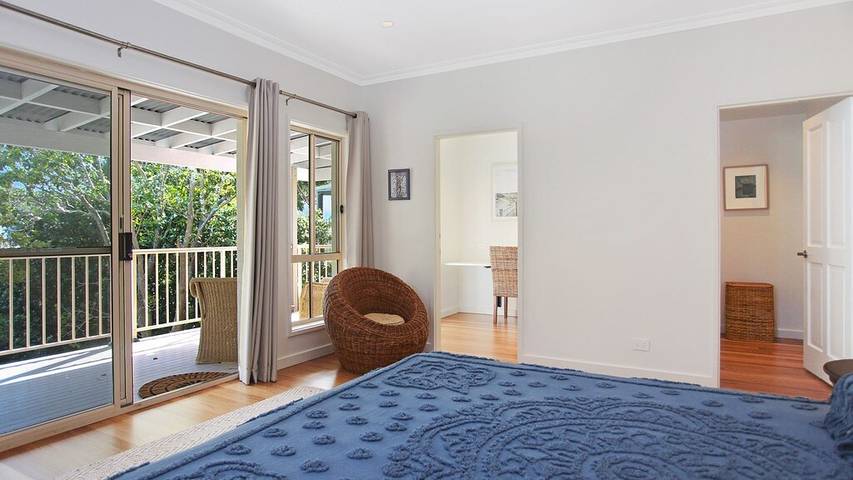 Holiday home for 8 people, with balcony and garden in Hawks Nest