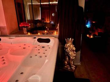 Chambre d’hôte pour 2 personnes, avec jacuzzi et terrasse dans Parc naturel régional de l'Avesnois