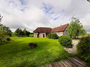 Gîte pour 6 personnes, avec terrasse ainsi que vue sur le lac et jardin à Géraudot