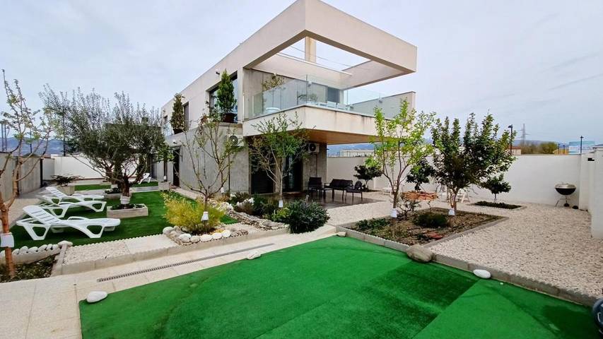 Chalet para 6 personas, con vistas además de jardín y piscina en Vega de Granada - 3