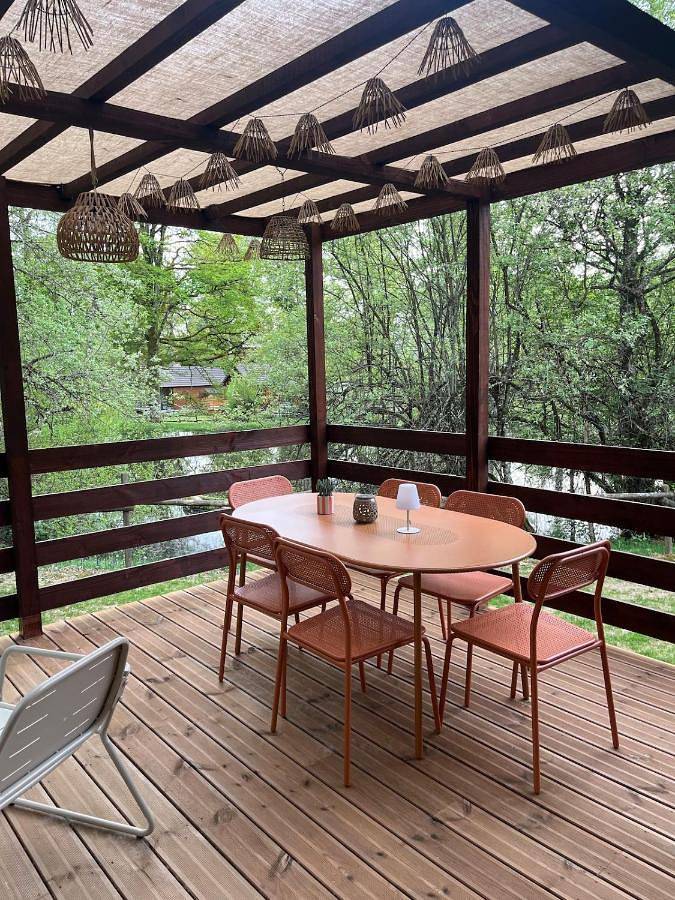 Gîte pour 6 personnes, avec terrasse et vue dans Lac des Settons - 2