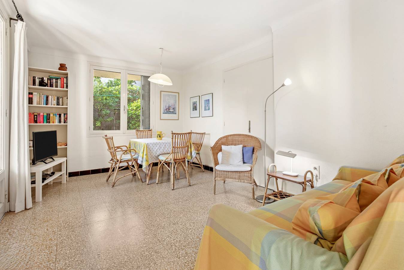 Geheel appartement, Appartement 'Villa Dorène' met privéterras, wifi en airconditioning in Saint-Aygulf, Frejus