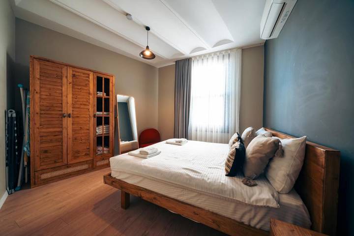 Alojamiento y desayuno para 3 personas, con vistas y terraza en Estambul