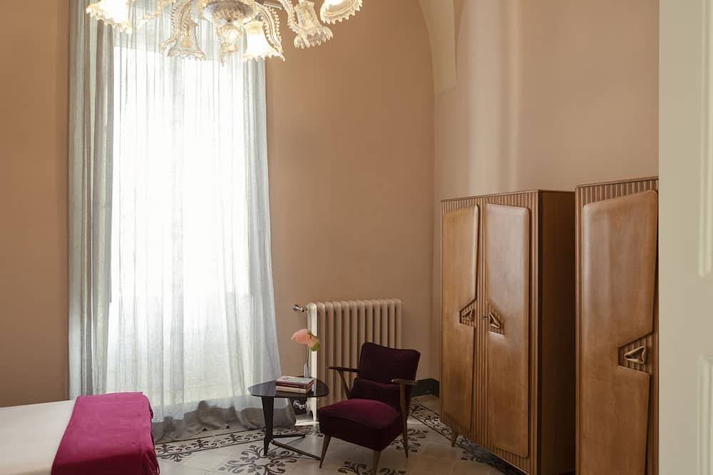 Ganze Wohnung, Calendula - Design apartment in historic building 5 min from Lecce in San Cesario di Lecce, Lecce Provinz