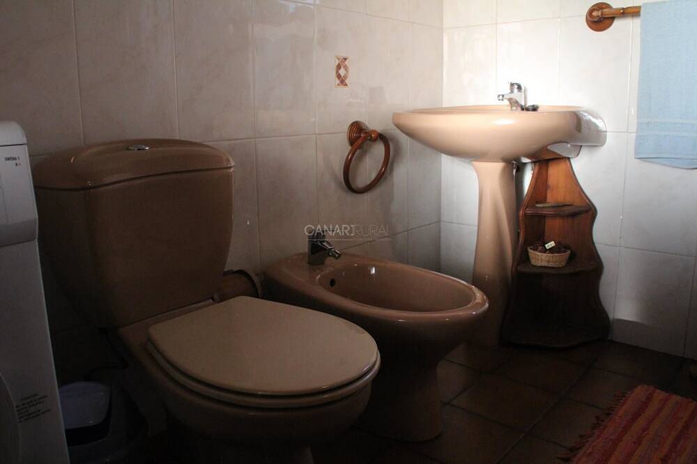 Traditional Canarian Retreat: Casa Francisco with Private Pool, Terrac in Fagundo, Puntagorda