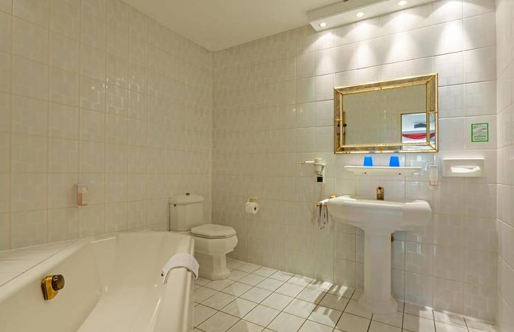 Hotel für 5 Personen, mit Balkon und Terrasse sowie Ausblick in Irrel - 3