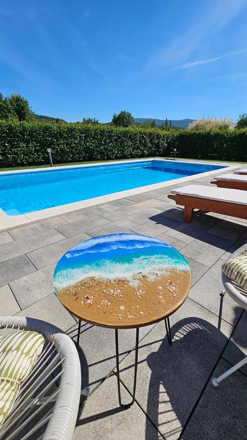 Villa pour 7 personnes, avec piscine ainsi que jardin et vue à Sinj - 3