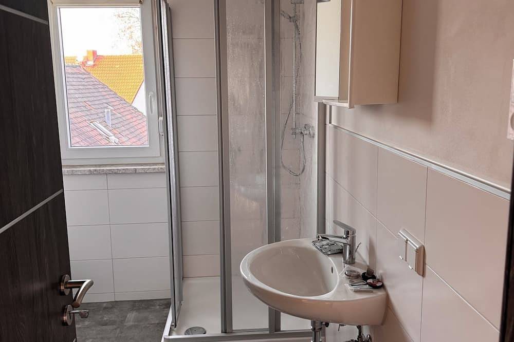 Ganze Wohnung, Schöne Wohnung 5 Minuten vom Badesee entfernt in Elsteraue, Burgenlandkreis
