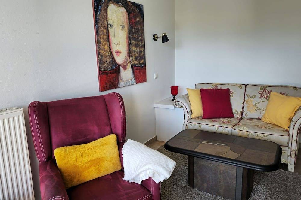 Ganze Wohnung, Komfortable Ferienwohnung 2 (60qm) mit kostenfreiem Wlan und Parkplätzen in Bad Steben, Landkreis Hof