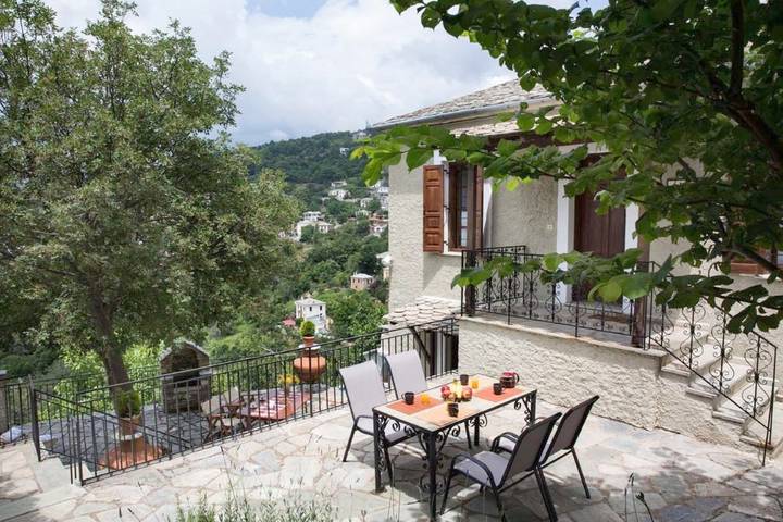 Ferienhaus für 7 Personen, mit Pool und Garten sowie Ausblick, mit Haustier am Pilion