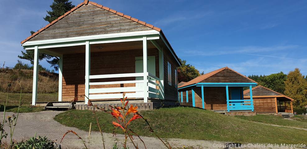 Maison de campagne pour 6 personnes, avec terrasse ainsi que jardin et piscine, animaux acceptés à Blavignac