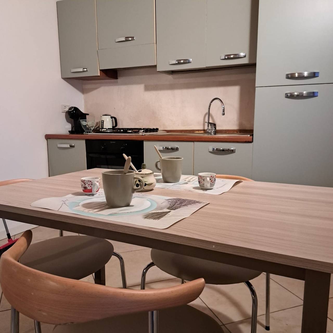 Ferienhaus 'Lakely Nest' mit Seeblick, Wlan und Klimaanlage in Sale Marasino, Catena Bresciana Occidentale