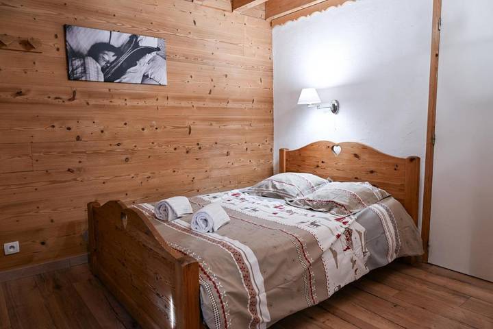 Hôtel pour 12 personnes, avec jardin et vue à Les Clefs - 4