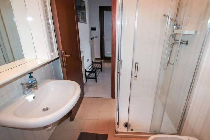 Ferienwohnung für 4 Personen, mit Garten und Pool in Brezzo di Bedero - 4