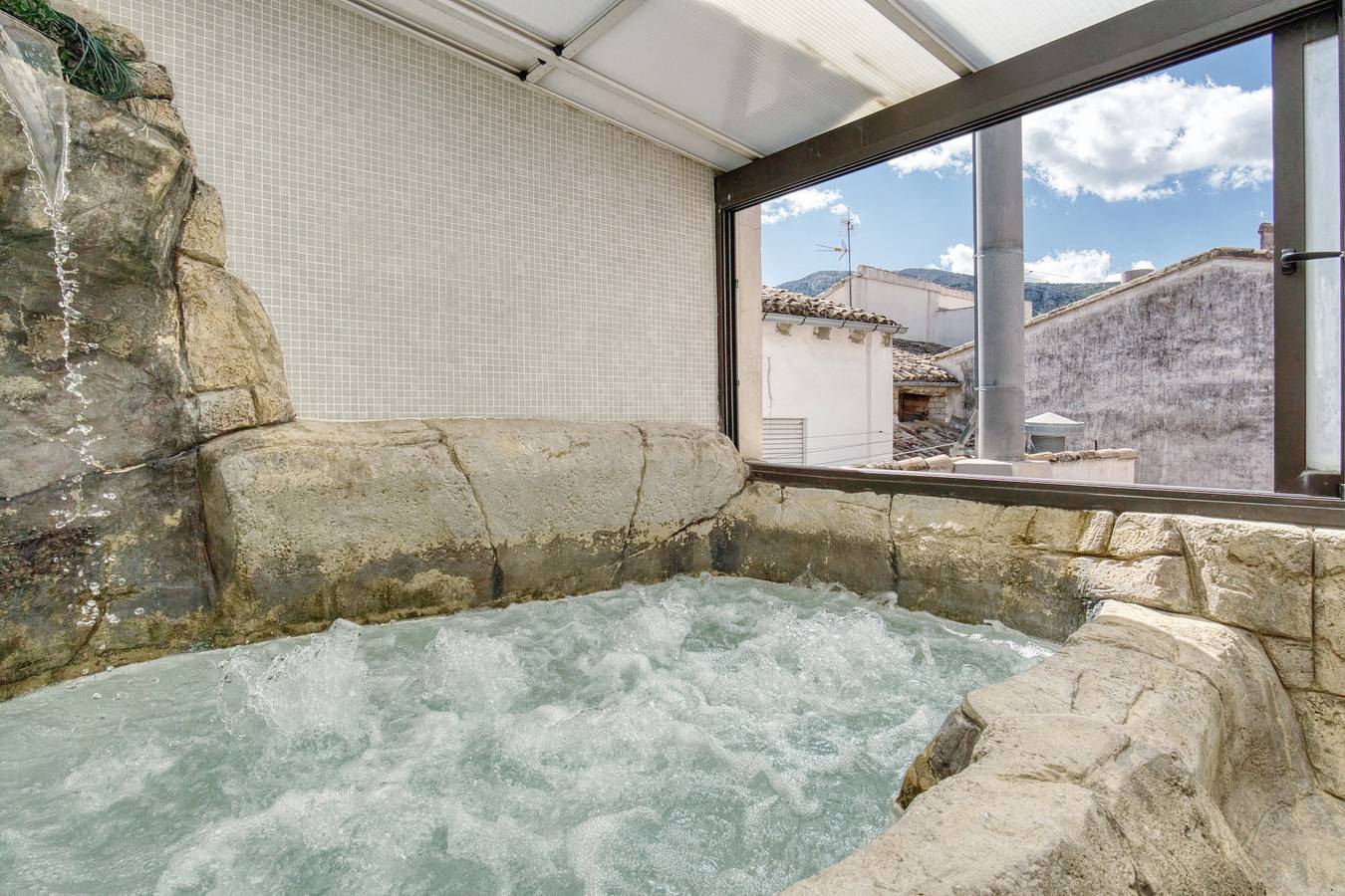Casa de vacaciones 'La Llar D' Aitana' con vistas a la montaña, terraza privada y Wi-Fi in Alcolecha, Interior de Alicante
