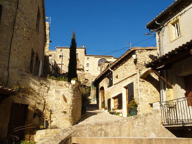 Les Remparts in Grane, Die und Umgebung