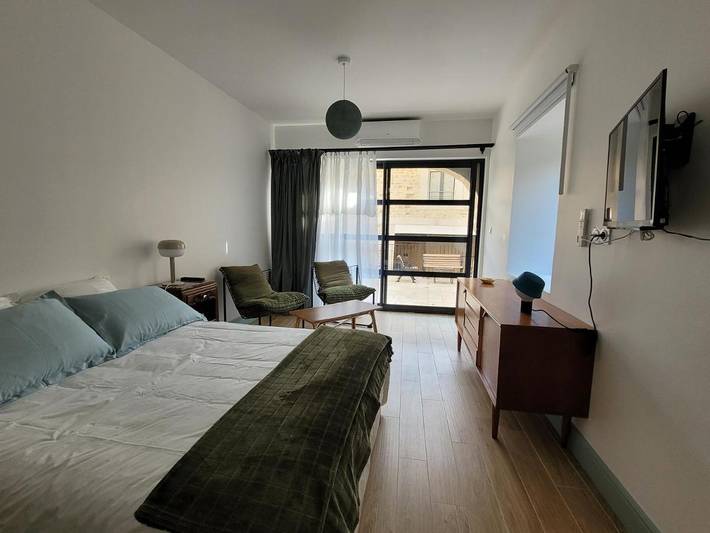 Location de vacances pour 2 personnes, avec vue ainsi que jardin et piscine à Solérieux - 3