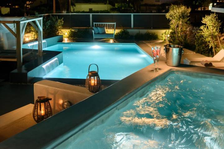 Location de vacances pour 9 personnes, avec terrasse et jardin à Megalochori - 2