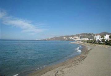 Villa for 8 Guests in Urbanization Tropicana, Nerja, Picture 2