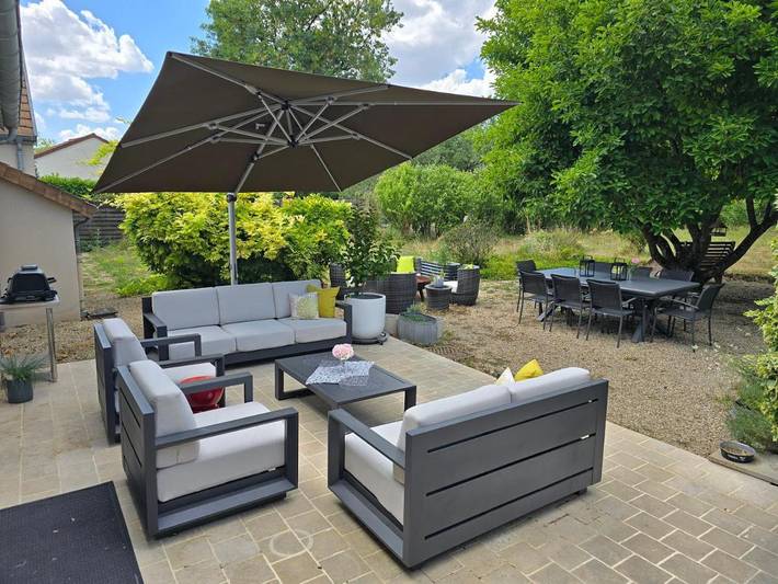 Location de vacances pour 2 personnes, avec Terrasse ainsi que Jardin et Vue à Ruffey-lès-Beaune