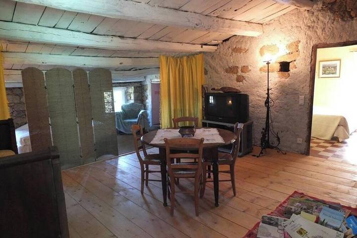 Gîte pour 5 personnes, avec piscine et jardin à Feliceto