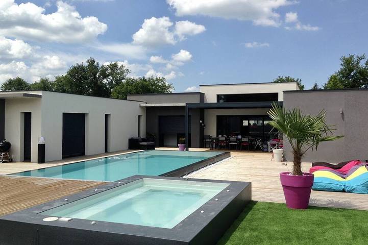 Maison de vacances pour 10 personnes, avec Jacuzzi ainsi que Terrasse et Jardin à Arsac