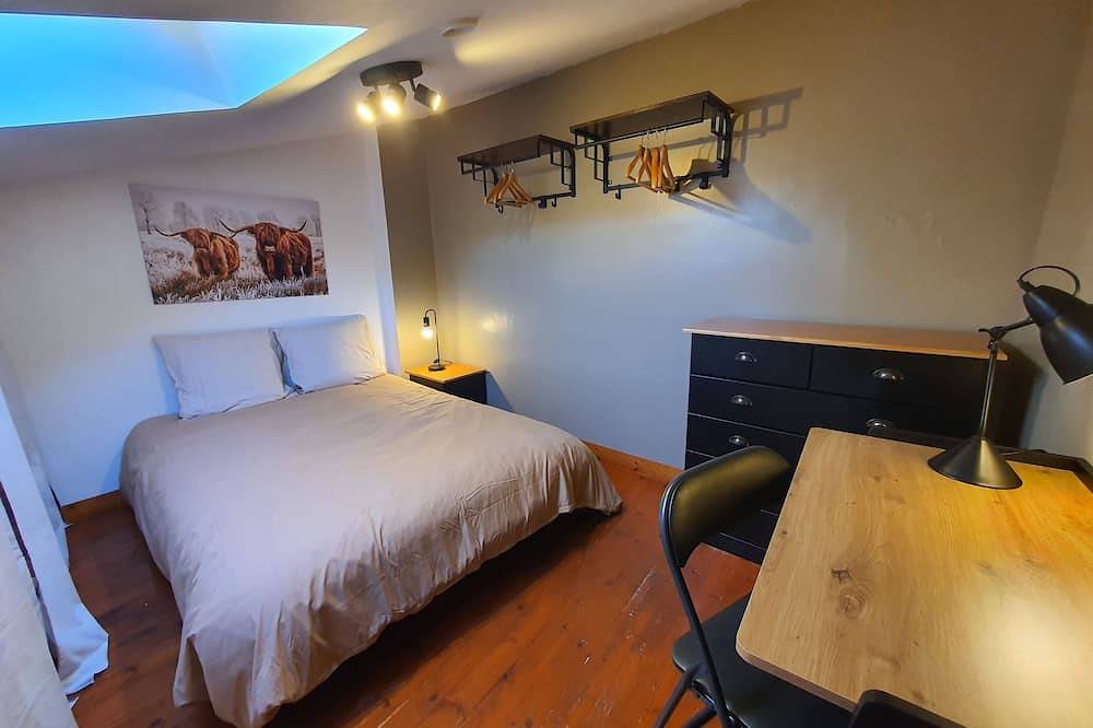 Immersion at Le Trappeur Atypique Vendée-At the foot of the Cathedral-With parking in Luçon, Fontenay-le-Comte