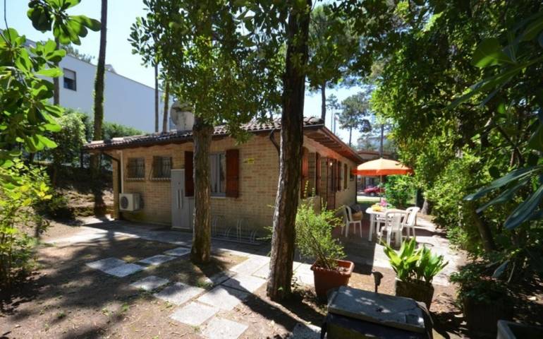 Ferienhaus für 4 Personen, mit Garten und Ausblick in Lignano Pineta