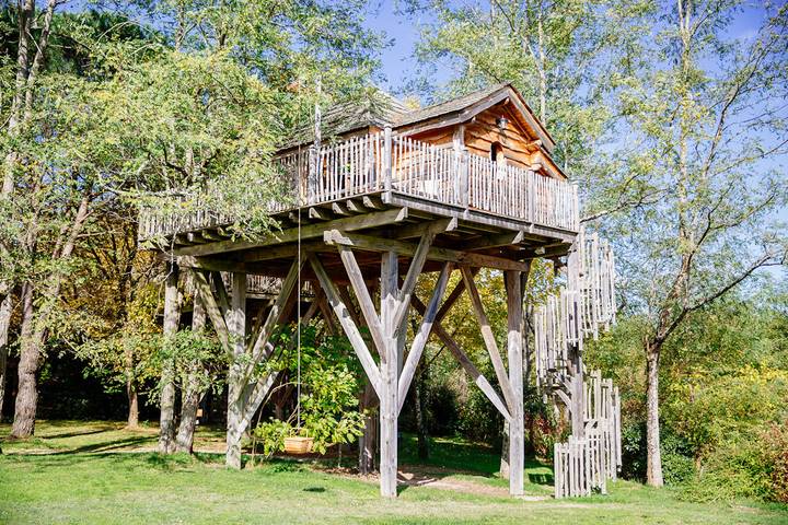 Cabane dans les arbres pour 4 personnes, avec terrasse et piscine en Gironde