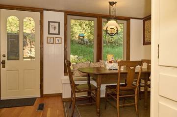 Log Cabin for 6 Guests in Chipita Park, El Paso County (CO), Picture 2