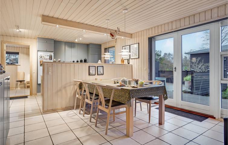Ferienhaus für 6 Personen mit Terrasse in Grenå Strand, Grenaa