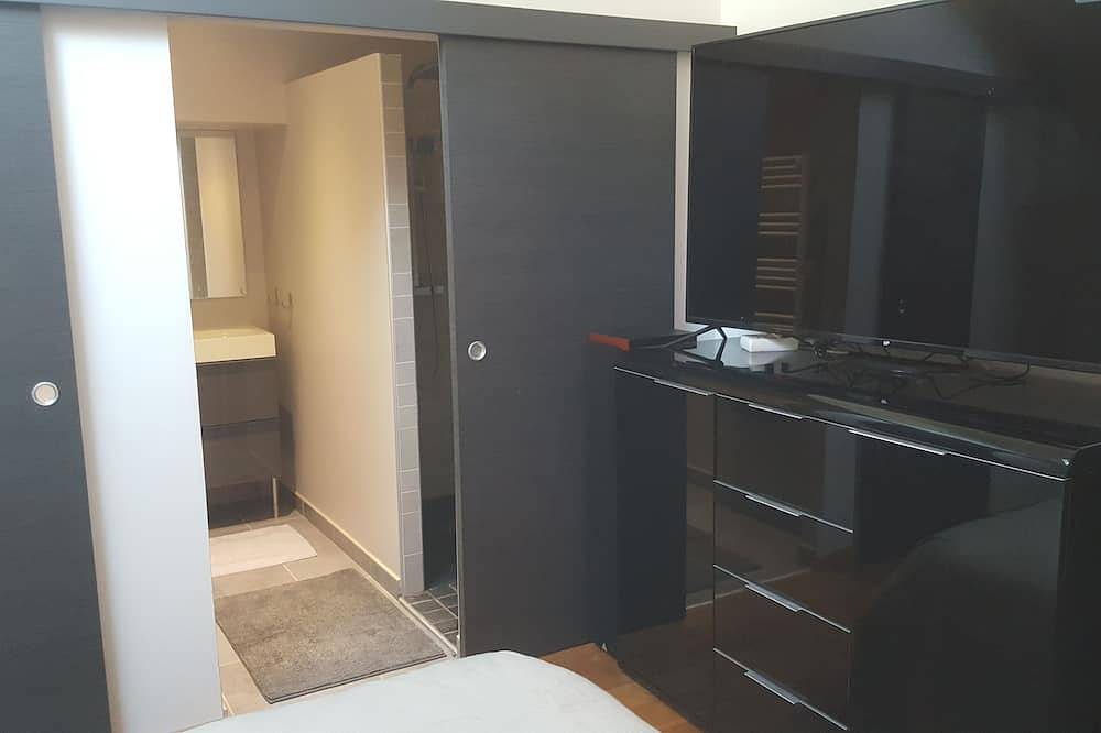 Beautiful loft New atypical and functional, near train station & city center in Montélimar, Nyons region