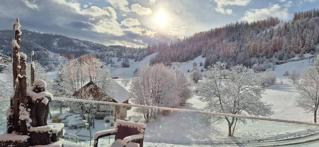 Gîte pour 8 personnes, avec vue et jardin, adapté aux familles à Beuil - 2