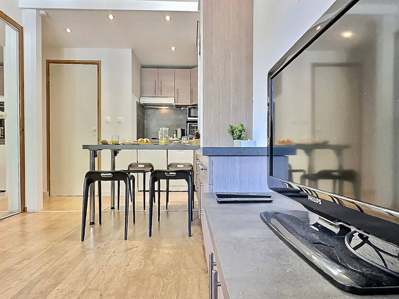 Ganze Wohnung, Renoviertes Studio, 4 Pers, nahe Zentrum und Pisten, Parkplatz, Wlan in Val-d'Isère, Nationalpark Vanoise